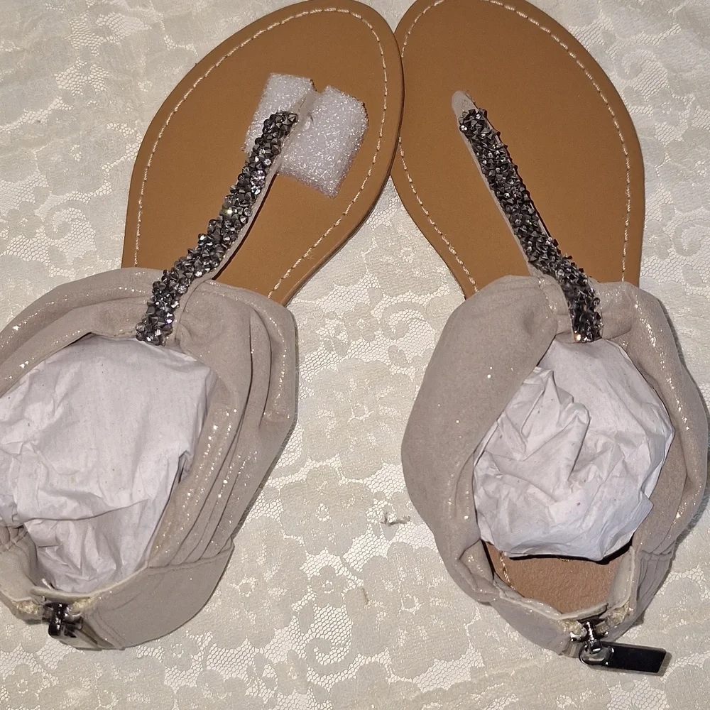 NIB Flourish Sandals Size 7 - Picture 10 of 11
